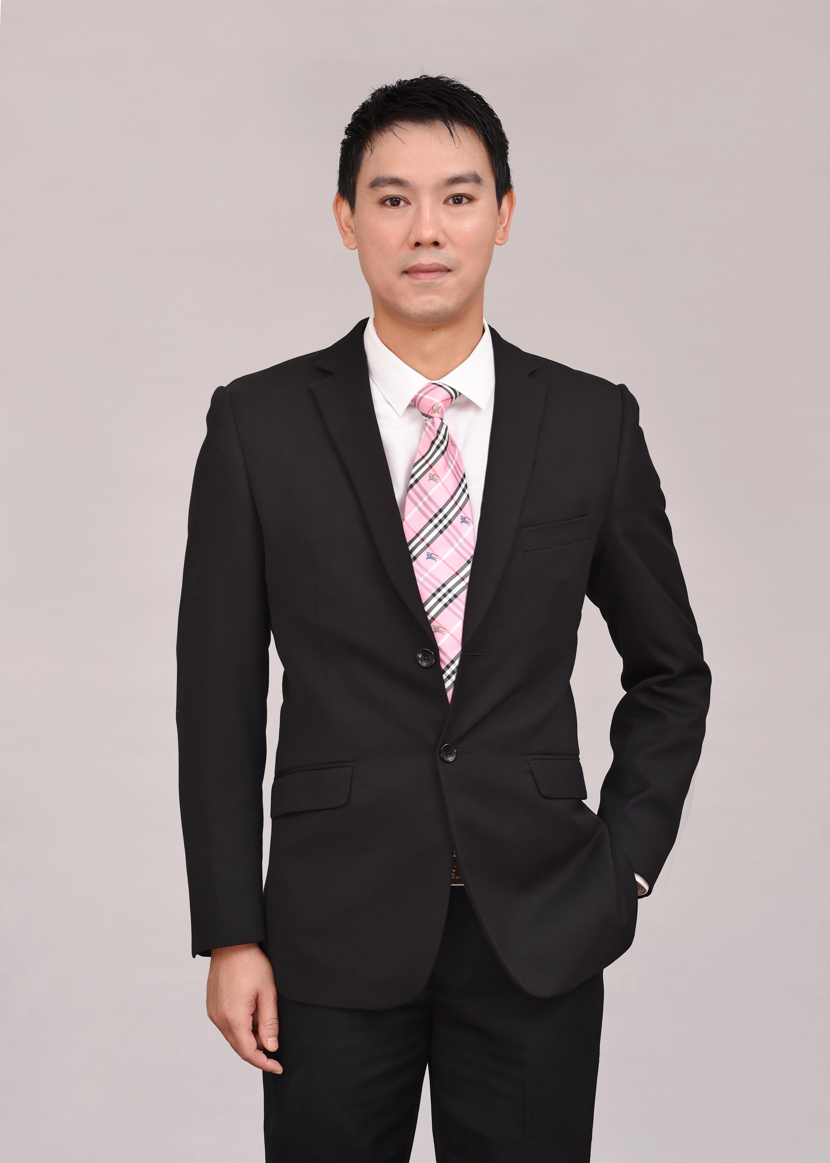 蒋孝春 包装与印刷设计负责人